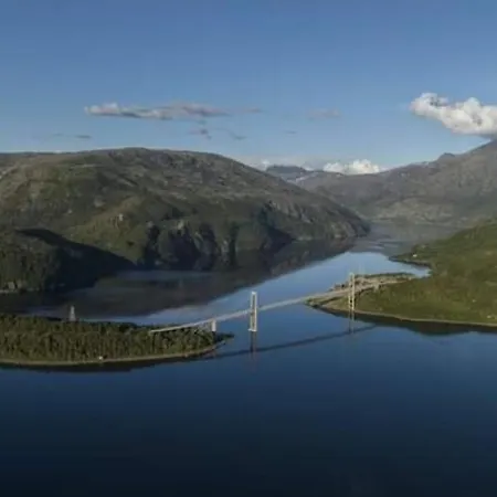 Koselig Rom I Sentrum Gratis Wifi Og Parkering Rom 1 纳尔维克