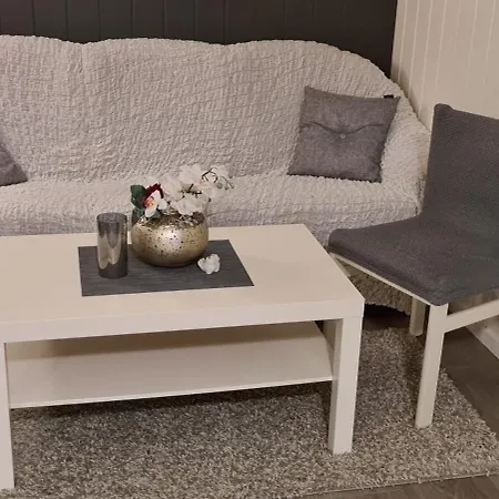 Ubytování v soukromí Koselig Rom I Sentrum Gratis Wifi Og Parkering Rom 1 *